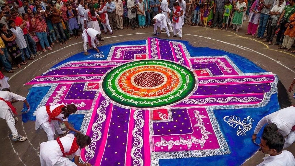 NGHỆ THUẬT RANGOLI SẮC MÀU TÂM LINH
