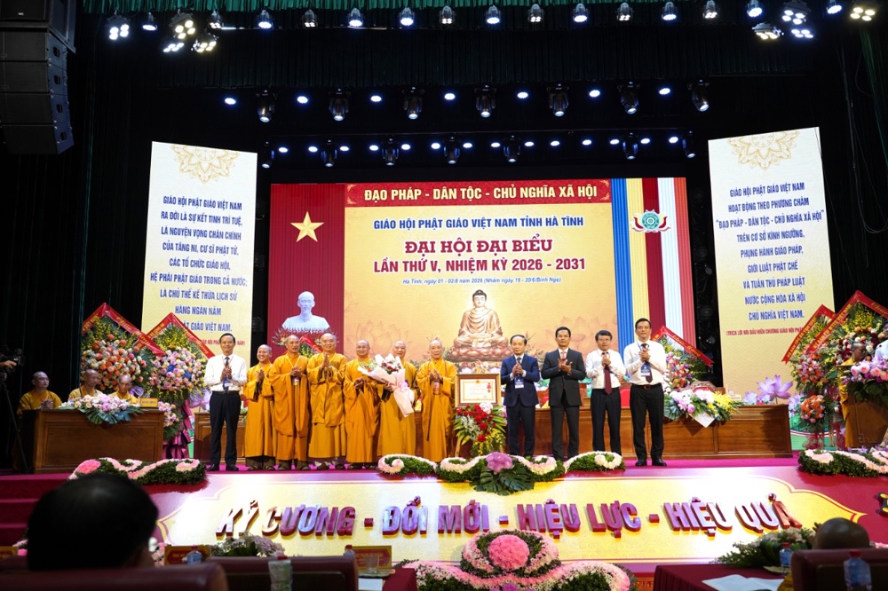 Hà Tĩnh: Thượng tọa Thích Chiếu Tuệ được suy cử tân Trưởng ban Trị sự GHPGVN tỉnh, nhiệm kỳ 2026-2031插图16