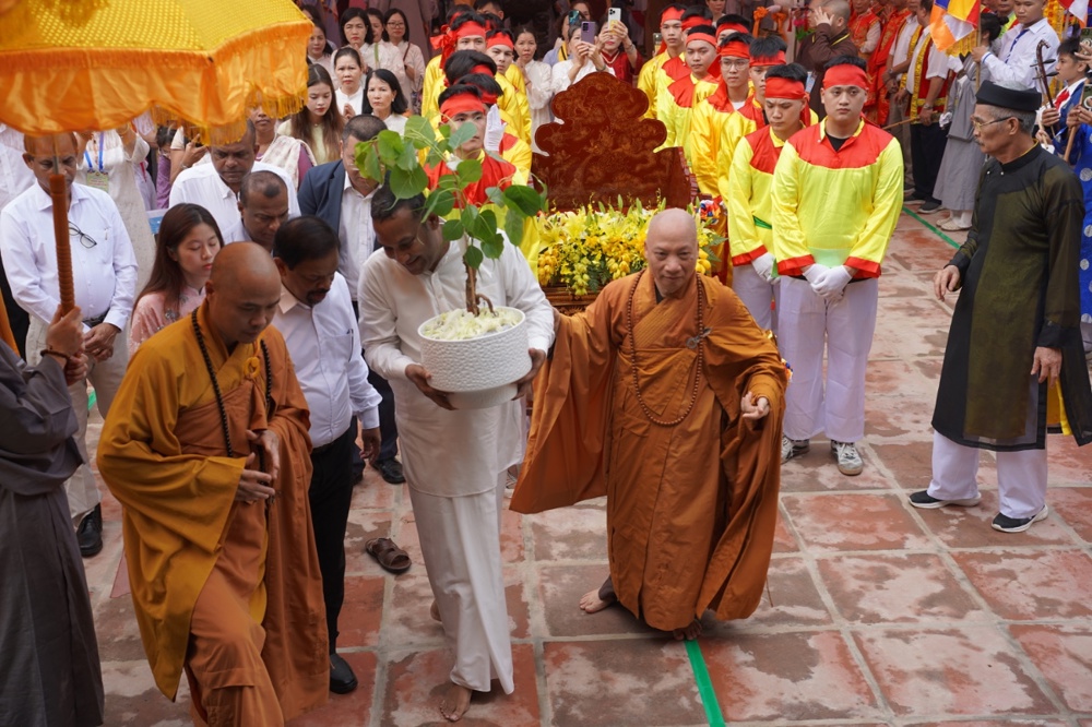 Hà Nội: Lễ cung nghinh, tiếp nhận và trồng thánh tích cội Bồ đề từ Srilanka tại Chùa Vạn Phúc 