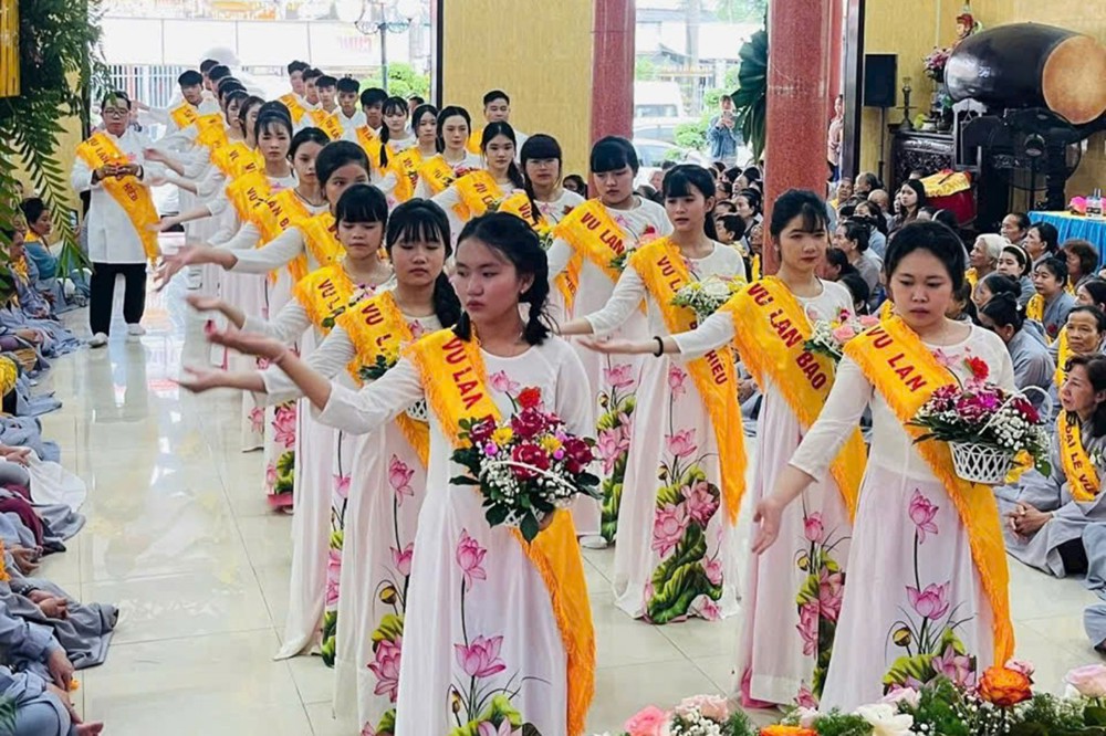 Đồng Tháp: Chùa Trường Phước trang nghiêm tổ chức Đại lễ Vu lan - Dâng Pháp y Ca sa 