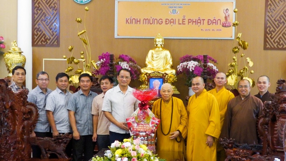Quảng Ngãi: Lãnh đạo Công an tỉnh thăm chư Tôn đức Ban Trị sự GHPGVN tỉnh nhân mùa Vu Lan PL.2570