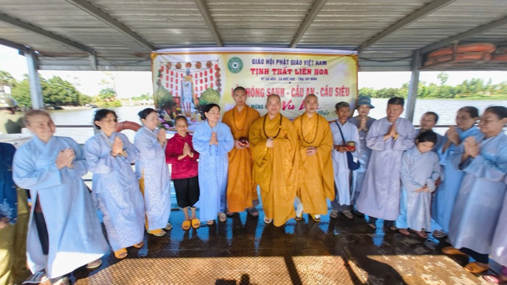 Tây Ninh: Tịnh thất Liên Hoa phóng sanh hơn 1,2 tấn thủy tộc ngày rằm tháng Bảy