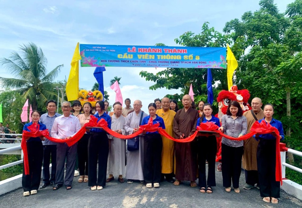 Phật giáo người Hoa thăm, tặng quà, bàn giao cầu nông thôn tại Đồng Tháp và TP. Cần Thơ