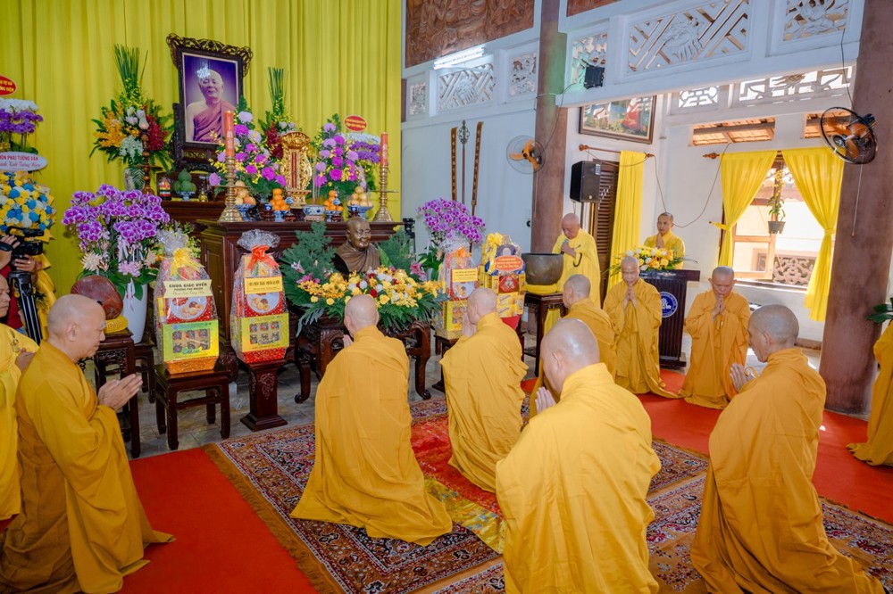 Trung ương Giáo hội dâng hương tưởng niệm huý kỵ Trưởng lão Hòa thượng Thích Minh Châu