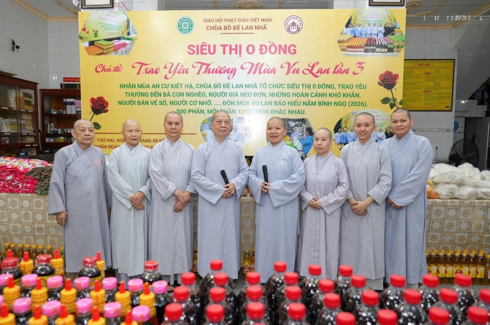 TP.HCM: “Siêu thị 0 đồng” chùa Bồ Đề Lan Nhã trao yêu thương mùa Vu lan