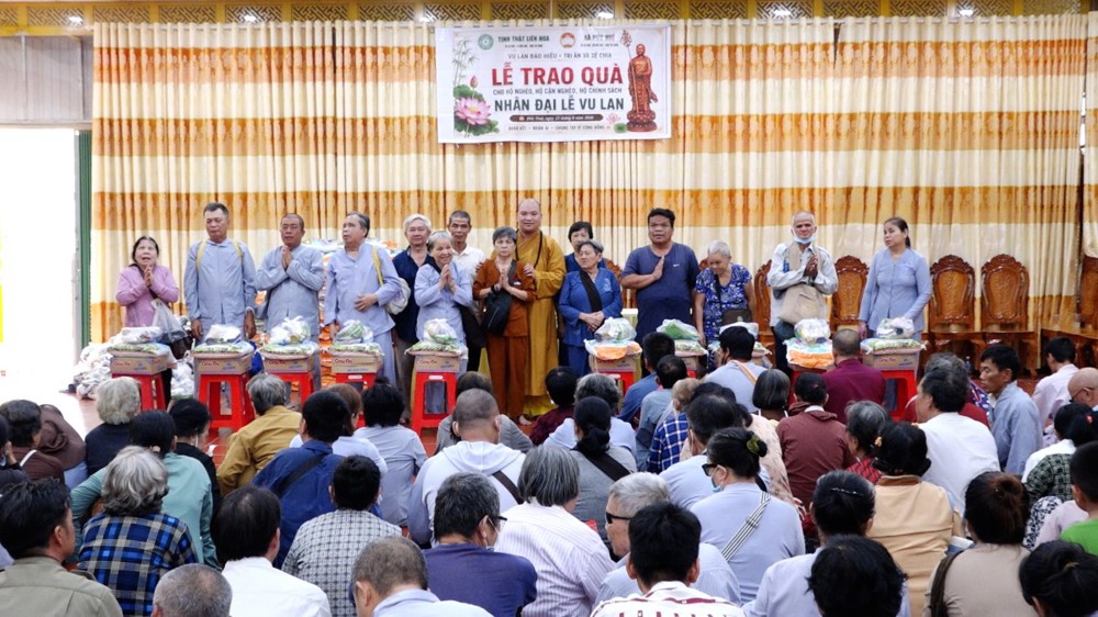 Tây Ninh: Tịnh thất Liên Hoa trao hơn 370 phần quà đến hộ nghèo và người khiếm thị nhân mùa Vu Lan