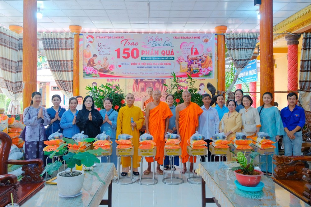 An Giang: Chùa Cà Nhung và chùa Ngọc Bửu Hương trao gửi nghĩa tình Vu lan đến đồng bào Khmer