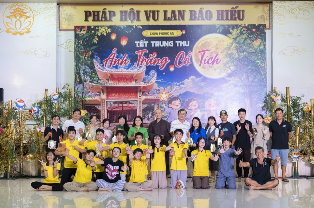 An Giang: Chùa Phước Ân phối hợp Ủy ban MTTQVN xã Phú Hòa tổ chức tết Trung thu “Ánh trăng cổ tích”