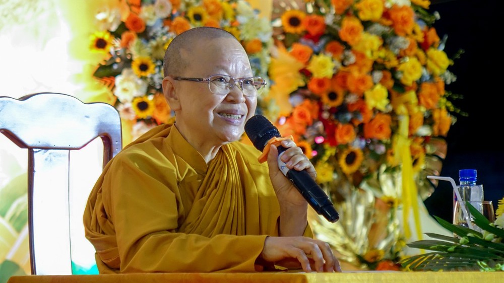 Quảng Ngãi: Ni trưởng Thích Nữ Hòa Liên thuyết pháp, chia sẻ phương pháp tu tập, sống thiện lành