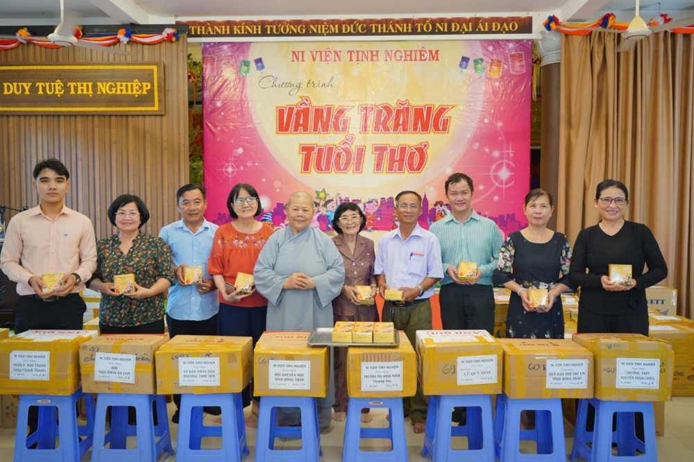 Đồng Tháp: Chùa Tịnh Nghiêm trao 10.000 chiếc bánh đến với các cháu Thiếu nhi nhân mùa Trung thu năm 2026
