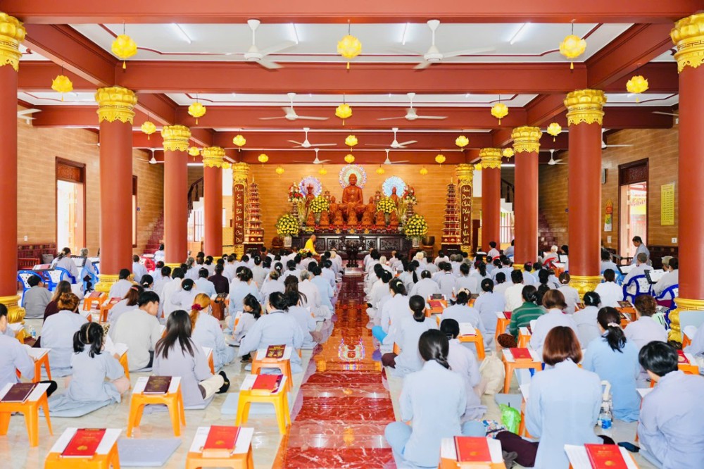 An Giang: Chùa Ngọc Bửu Hương tổ chức khóa tu Bát quan trai định kỳ