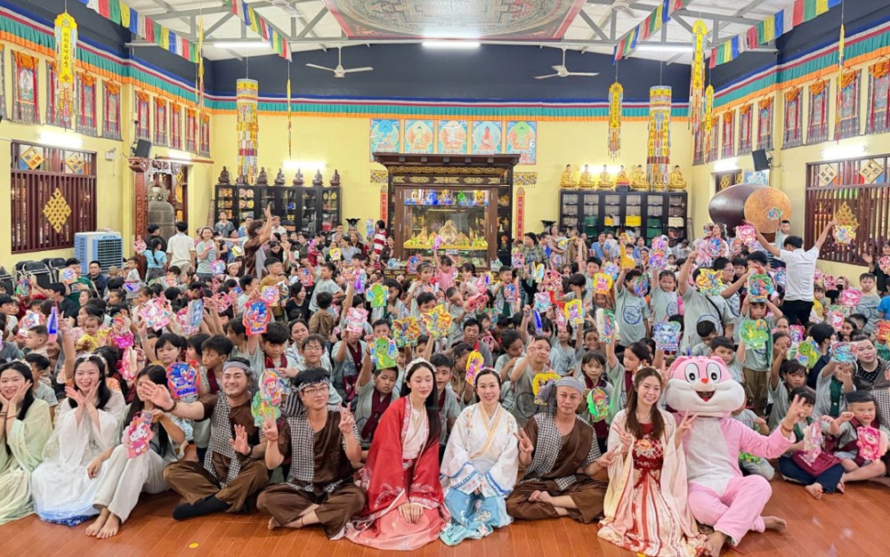 TP.HCM: “Trung Thu Quê Em” – 10 năm gieo duyên lành cùng tuổi thơ