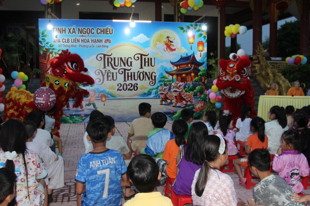 Lâm Đồng: Tịnh xá Ngọc Chiếu trao gần 1.200 phần quà Trung thu đến thiếu nhi và bà con khó khăn