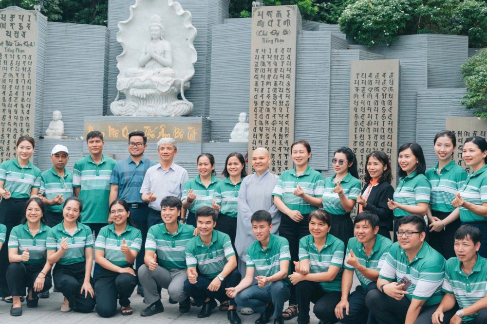 TP.HCM: Chùa Hải Vân trao tặng 700 túi gạo yêu thương đến các gia đình khó khăn