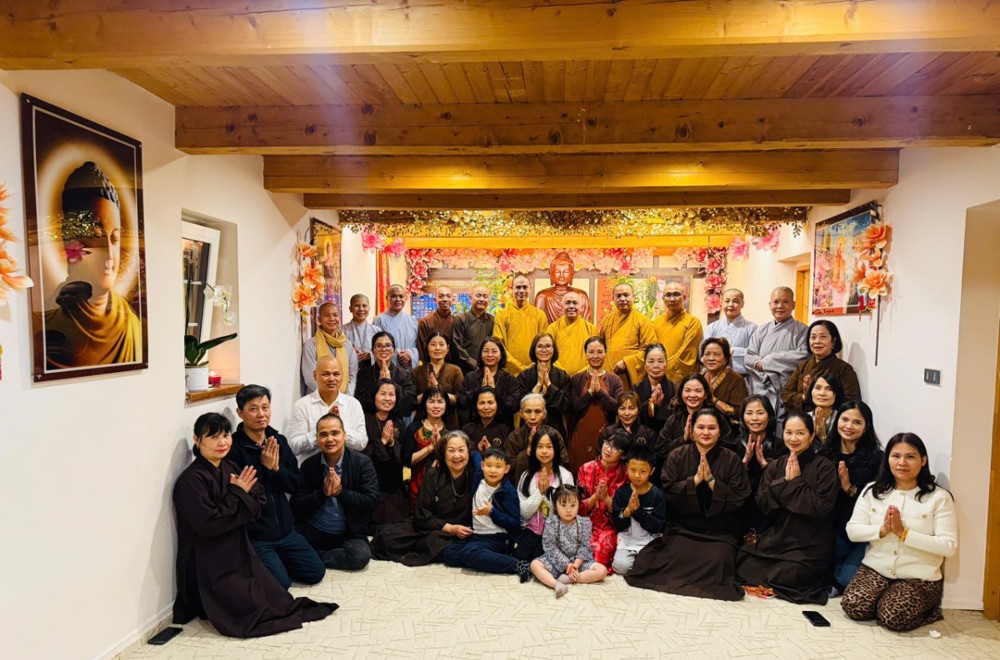 Phân ban Phật tử Hải ngoại thăm, gặp gỡ chư Tăng và Phật tử chùa Giác Minh, Praha