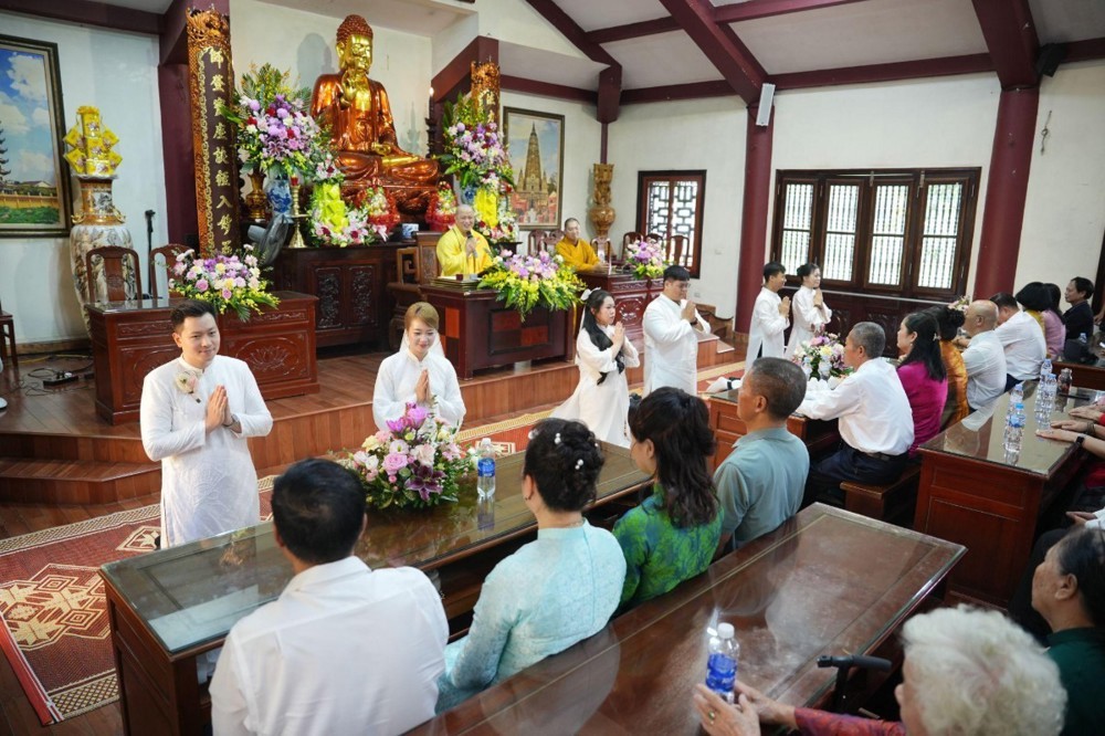 Hà Nội: Chùa Bằng tổ chức lễ hằng thuận tháng 8 năm Bính Ngọ cho các đôi bạn trẻ