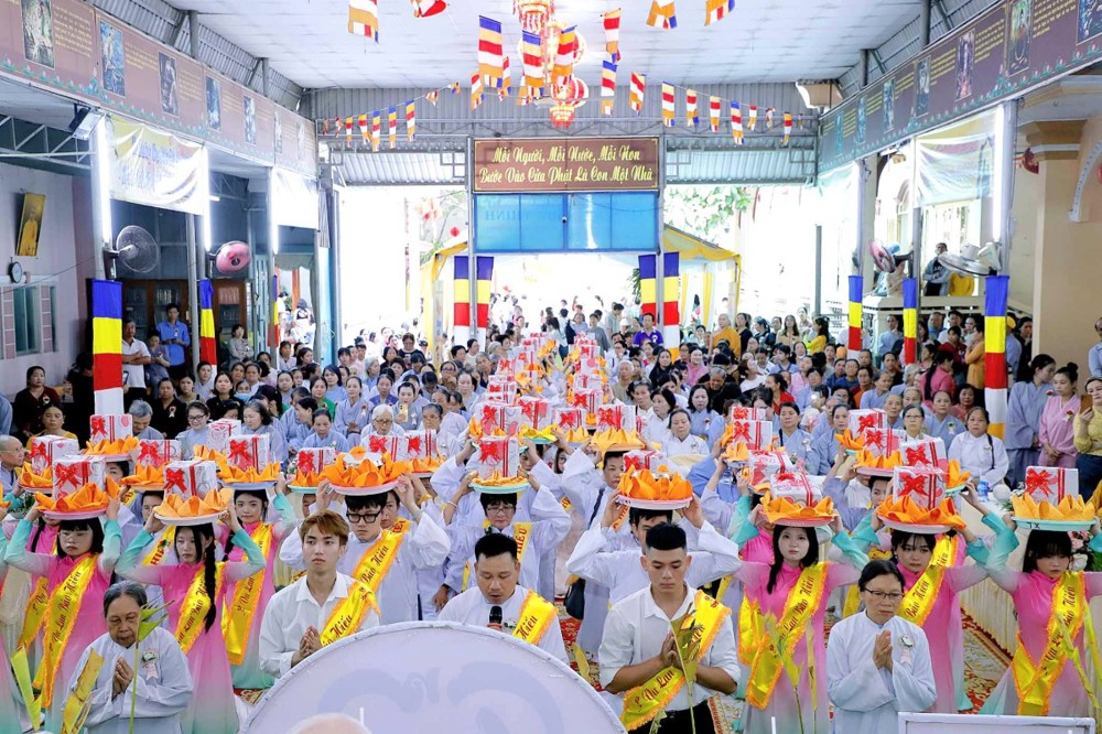 TP.HCM: Tịnh xá Ngọc Thịnh trang nghiêm tổ chức Đại lễ Vu lan Báo hiếu, dâng cúng pháp y Ca-sa