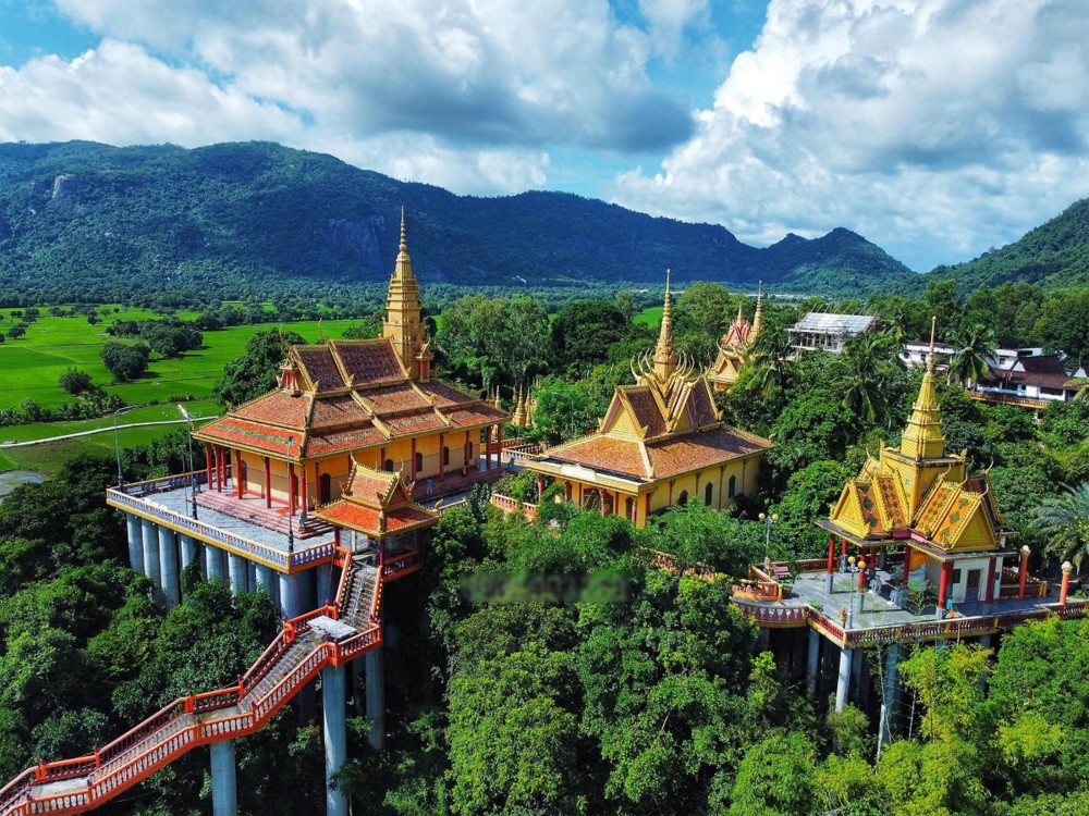 Chùa Tà Pạ - ngôi chùa Khmer “lơ lửng giữa trời” giữa vùng Thất Sơn