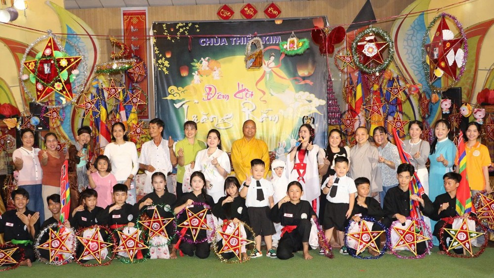 Đồng Tháp: Chùa Thiền Kim chuỗi hoạt động Vui hội Trăng rằm - Trao 2.350 phần Trung thu cho thiếu nhi 