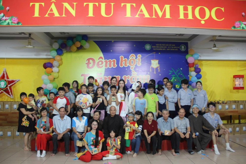 TP.HCM: Thiền viện Quảng Đức tổ chức “Vui Tết Trung thu” cho gần 100 em thiếu nhi