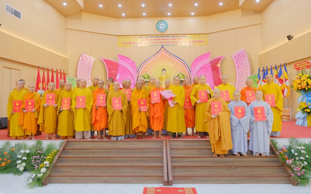 An Giang: Công bố quyết định nhân sự các Ban chuyên môn và khai giảng khóa tập huấn Hoằng pháp viên Phật tử