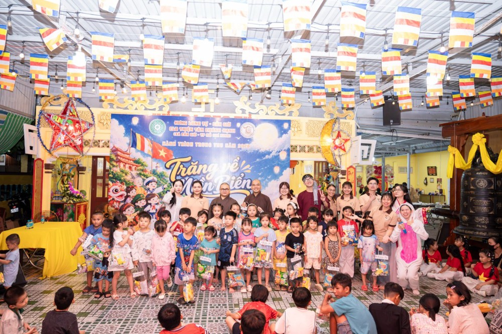 TP. HCM: CLB Thiện Tâm Chánh Hạnh Khép lại hành trình Trung thu 2026 qua chương trình "Trăng Về Miền Biển"
