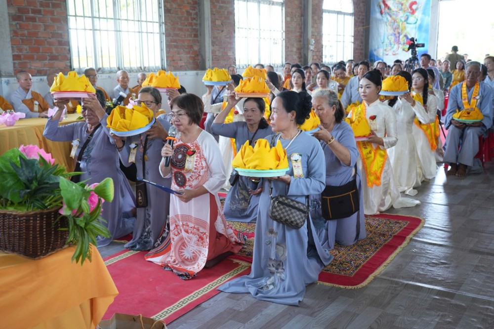 An Giang: Trang nghiêm Đại lễ Vu lan Báo hiếu PL.2570 và dâng cúng pháp y ca-sa tại Điểm SHTGTT Viên Quang