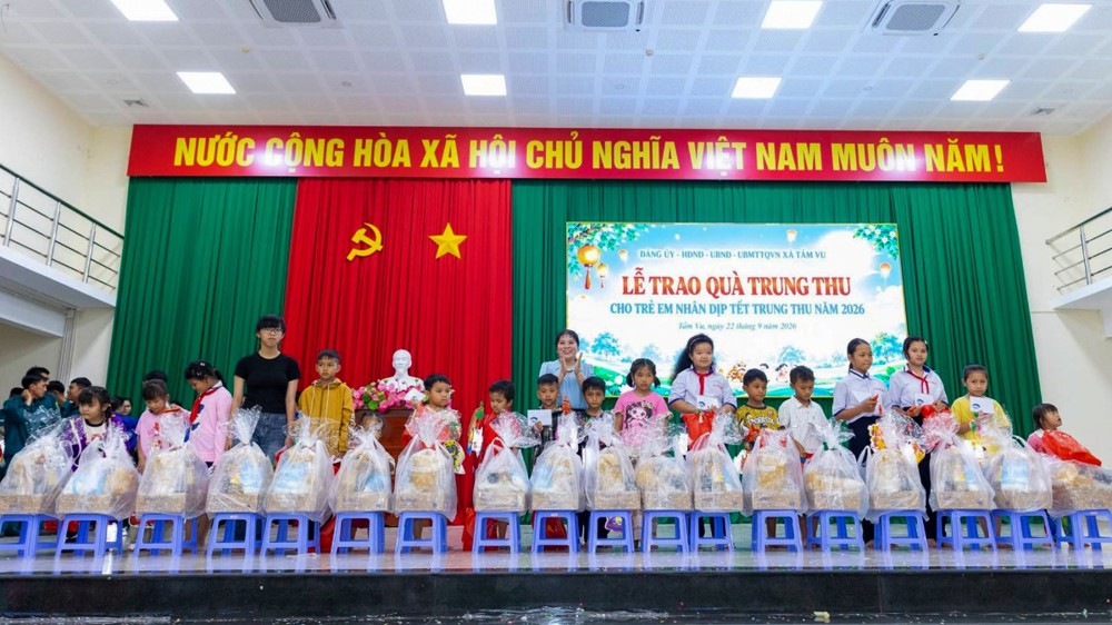 TP.HCM: Quỹ học bổng Cùng Em Đến Trường lan tỏa yêu thương trong mùa Trung thu
