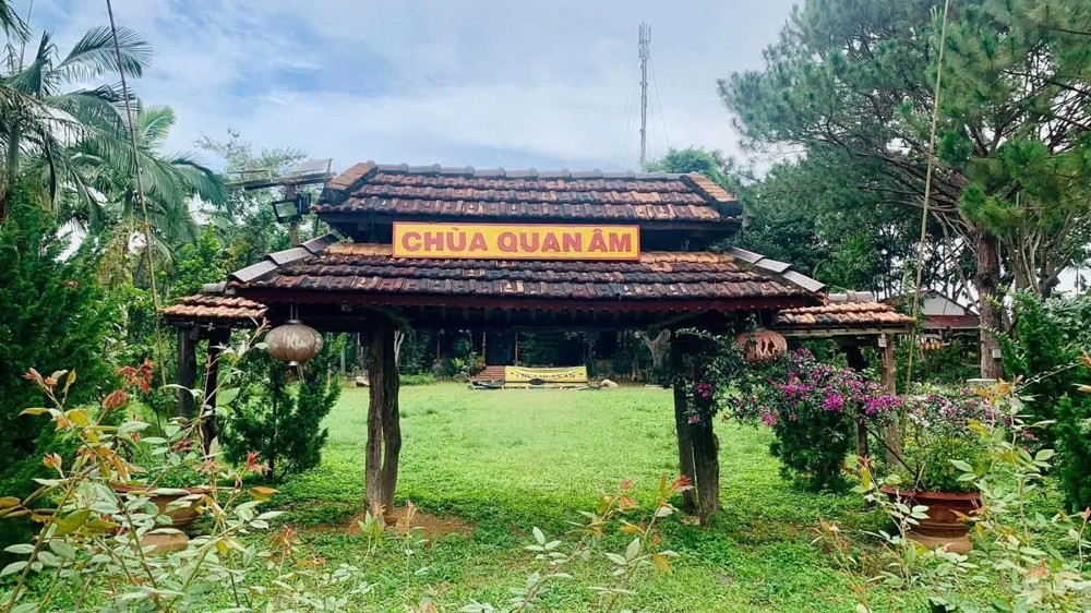Quan Âm tự giữa non nước Đa Mi