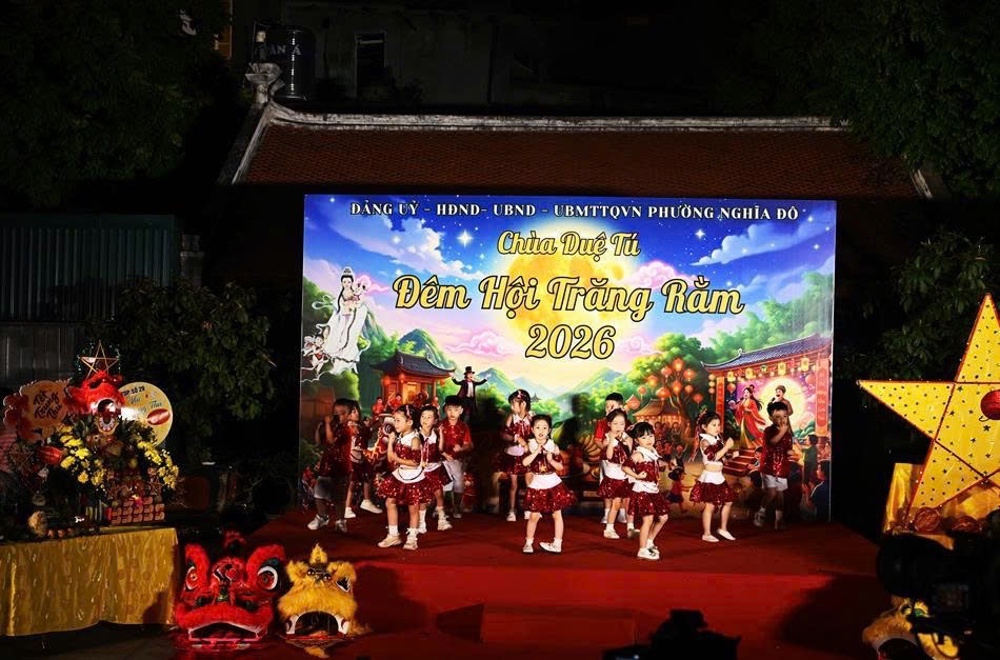 Hà Nội: Rộn Ràng Đêm Hội Trăng rằm 2026 Tại Chùa Duệ Tú