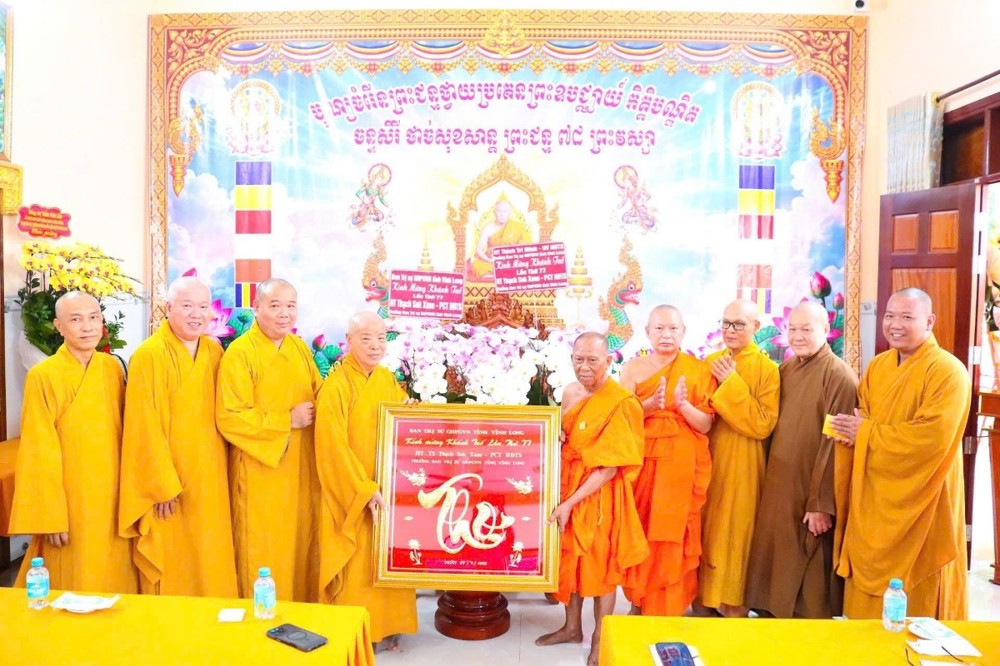 Vĩnh Long: Trang nghiêm lễ Khánh tuế Hòa thượng Tiến sĩ Thạch Sok Xane hỷ thọ 78 tuổi tại chùa Âng 
