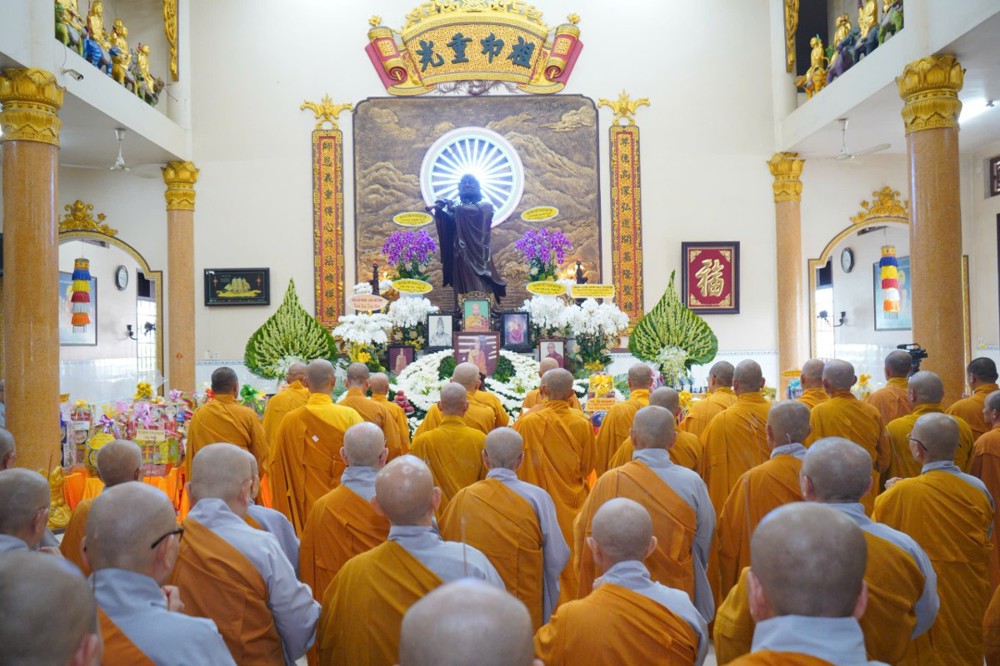 Đồng Tháp: Đạo tràng chùa Linh Phong trang nghiêm Tưởng niệm cố Trưởng lão Hòa thượng Thích Đạt Hương và Dâng cúng Ca-sa