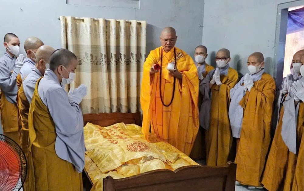 Khánh Hòa: Lễ nhập kim quan Ni trưởng Thích Nữ Thông Thuận