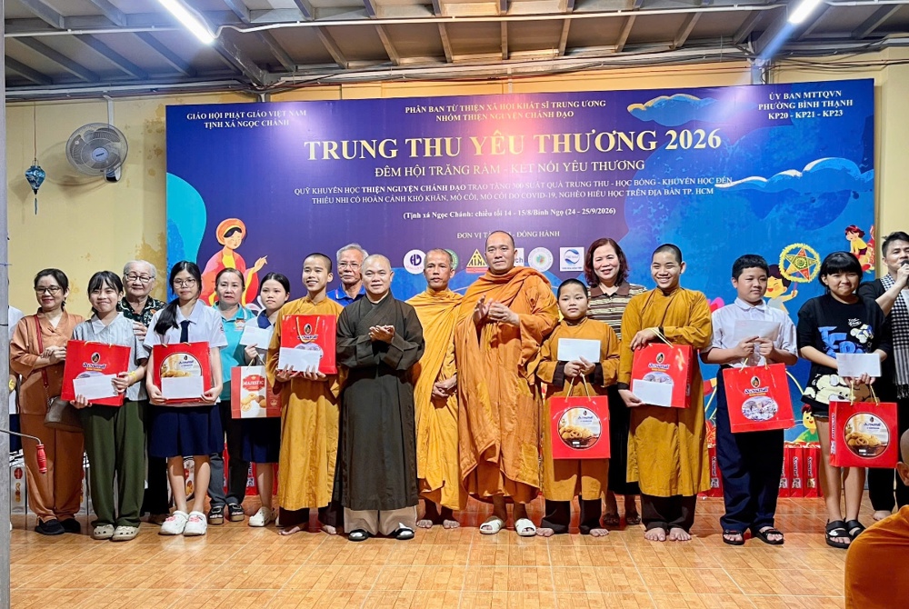 TP. HCM: “Trung thu yêu thương 2026” trao 300 phần quà, học bổng đến thiếu nhi khó khăn 