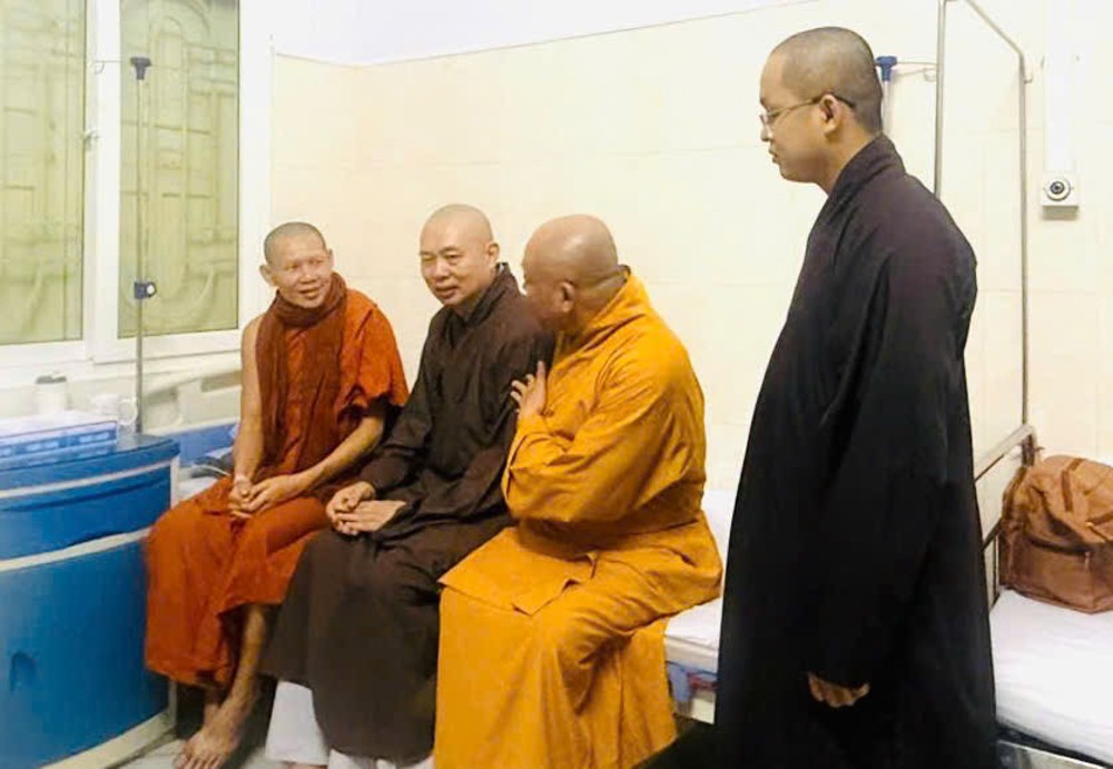 Thanh Hóa: Nhị vị Thượng tọa Chứng minh Ban Trị sự Phật giáo tỉnh thăm Chủ tịch Liên minh Phật giáo Lào tỉnh Hủa Phăn