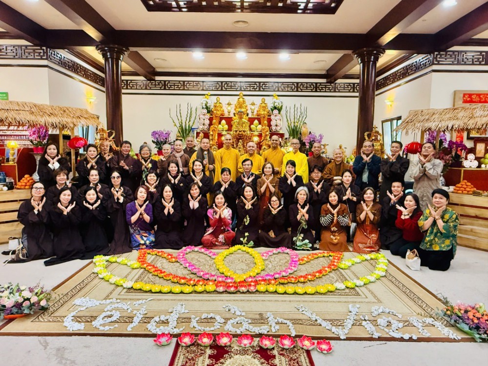 Ba Lan: Phân ban Phật tử Hải ngoại gặp gỡ cộng đồng Phật tử người Việt tại chùa Nhân Hòa