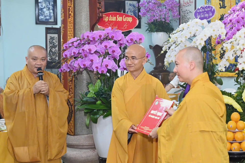 TP.HCM: Lễ tưởng niệm Tiểu tường cố Trưởng lão Hòa thượng Thích Trí Tịnh và trao Quyết định bổ nhiệm trụ trì chùa Linh Phong Thiền Uyển