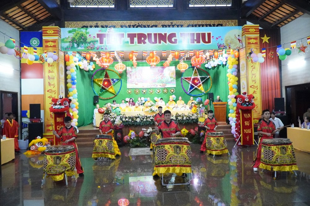 Đồng Tháp: Chùa Phước Long tổ chức chương trình Vui Tết Trung Thu cho hơn 500 thiếu nhi