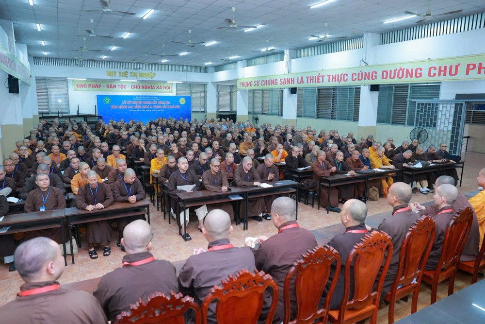 Hơn 550 Tăng Ni sinh Trường Trung cấp Phật học TP.HCM tham dự kỳ thi học kỳ