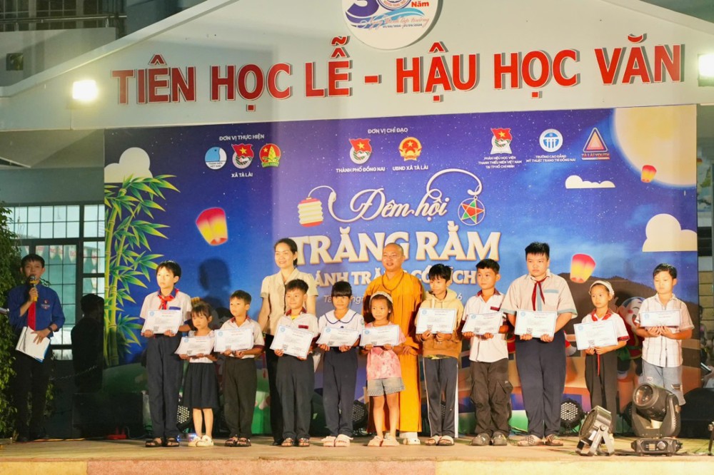 Đồng Nai: TRUNG THU VỀ VỚI TRẺ EM VÙNG QUÊ TÀ LÀI