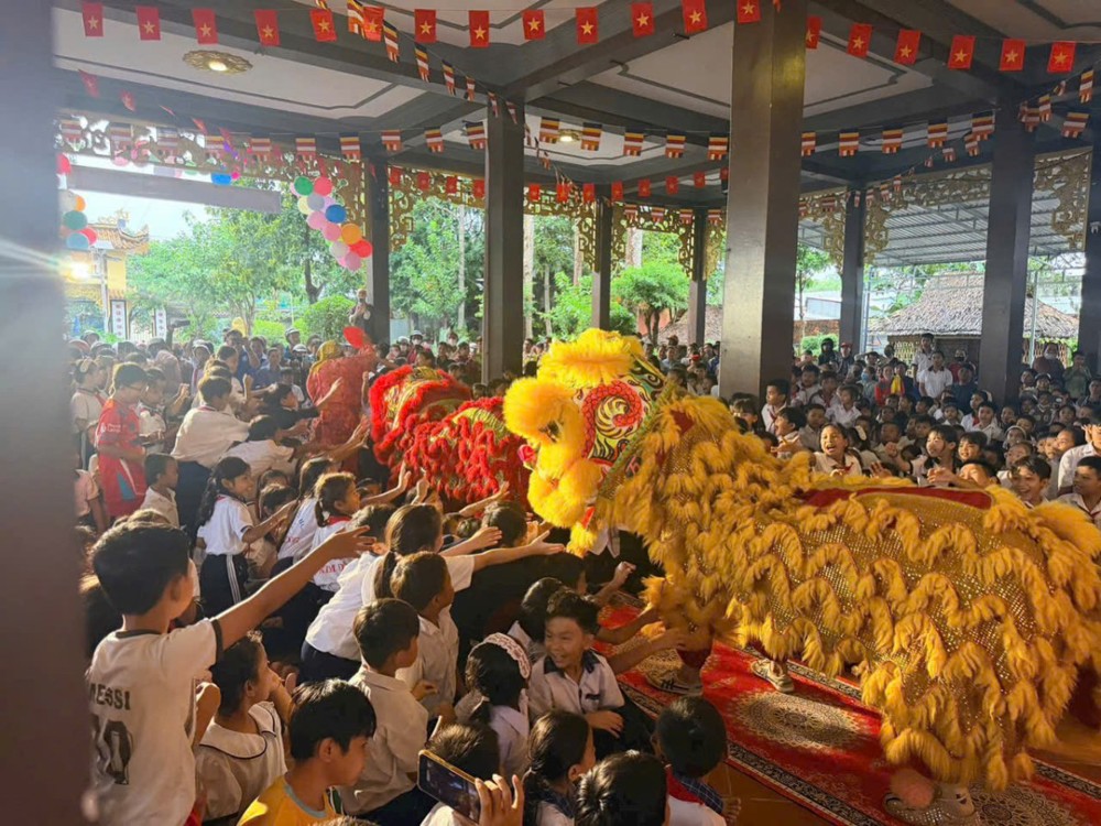 Cần Thơ: Chùa Lăng Ca tổ chức “Đêm hội Trăng rằm – Tết Trung thu” PL.2570