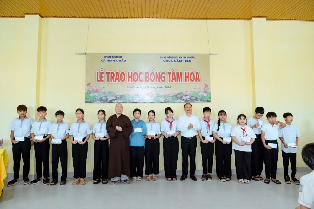 Quảng Trị: Chùa Cảnh Tiên trao 250 suất học bổng Tâm Hòa cho học sinh hiếu học