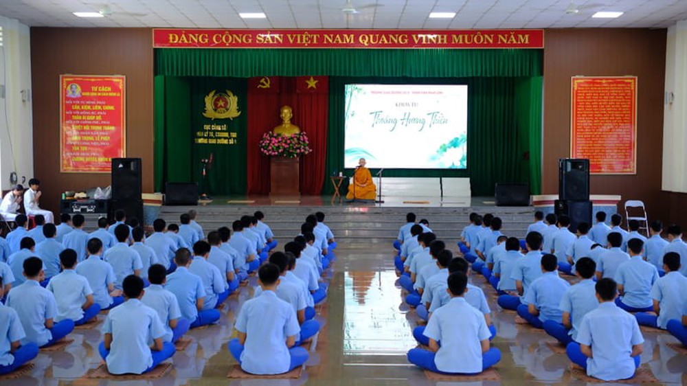 Thoáng hương thiền - Những hạt lành ở lại  