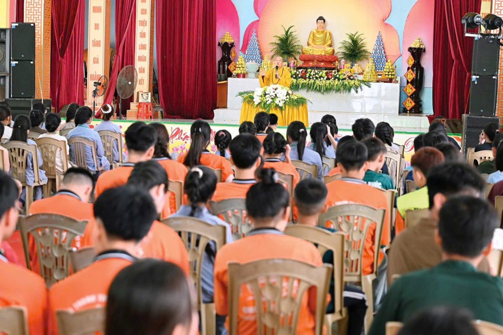 Thanh Hóa: Đại đức Thích Thanh An chia sẻ pháp thoại “Tuổi trẻ hướng thiện” 