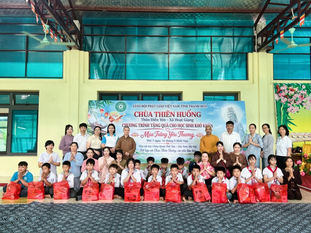 Trung thu yêu thương trao hơn 600 phần quà đến trẻ em và bệnh nhân tại Hà Nội, Thanh Hóa và Nghệ An