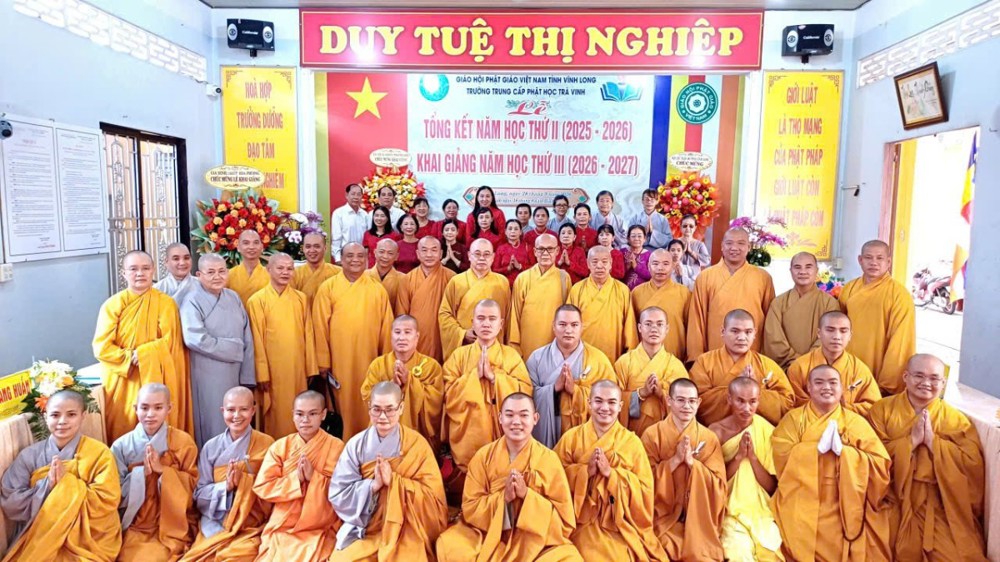 Vĩnh Long: Trường Trung cấp Phật học Trà Vinh tổng kết năm học thứ II, khai giảng năm học thứ III