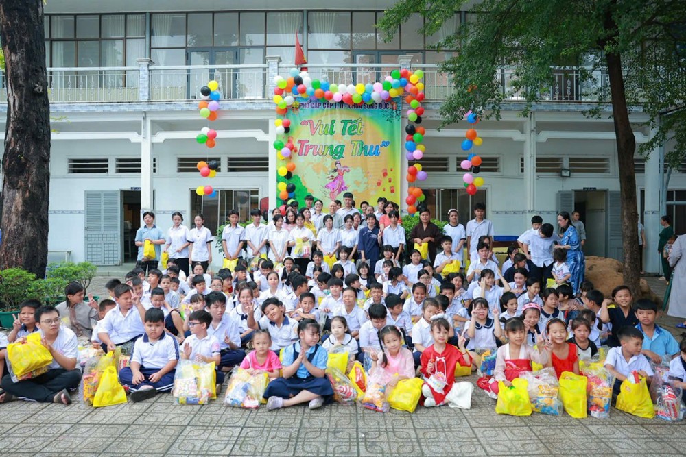 TP.HCM: Chùa Sùng Đức tổ chức chương trình “Vui Tết Trung thu” cùng lớp phổ cập cấp 1, 2