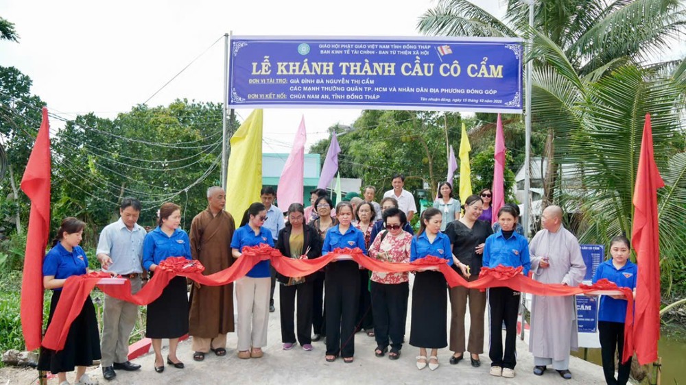 Đồng Tháp: Ban Kinh tế Tài chánh và Từ thiện Xã hội bàn giao cầu nông thôn