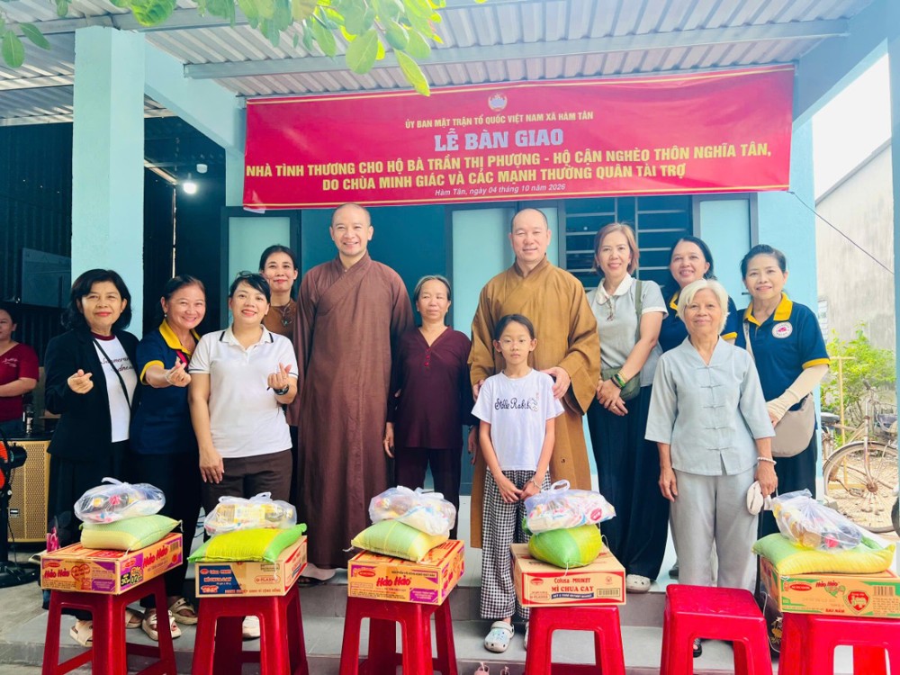 Lâm Đồng: Chùa Minh Giác (TP.HCM) bàn giao nhà tình thương, trao 50 phần quà đến hộ khó khăn