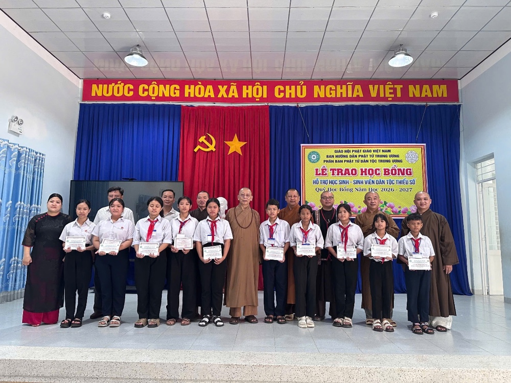Khánh Hòa: Phân ban Phật tử Dân tộc Trung ương trao học bổng cho học sinh dân tộc thiểu số năm học 2026 - 2027